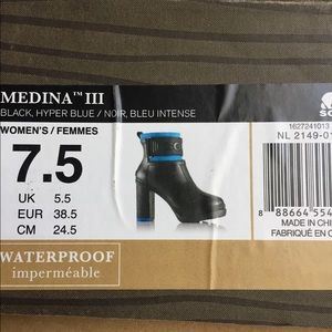 Like New SOREL women’s waterproof heel rain boots!